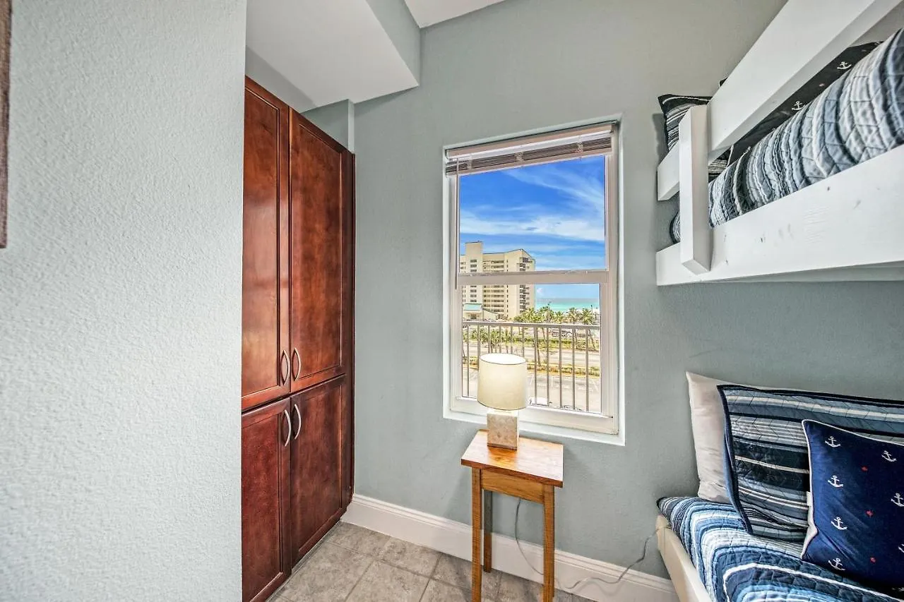 Semesterbostad On The 3-D Floor, Laketown 324 - Large 2 Bd , Great Views And Amenities Panama City Beach USA